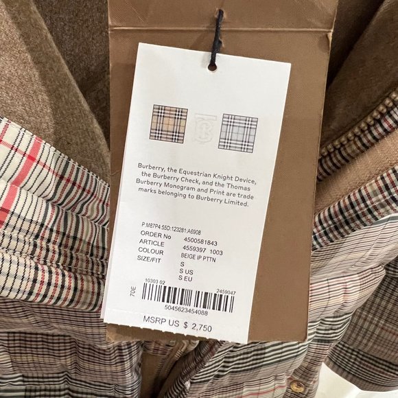 Burberry London England Check Down Filled Nylon Puffer Jacket. - Picture 10 of 15